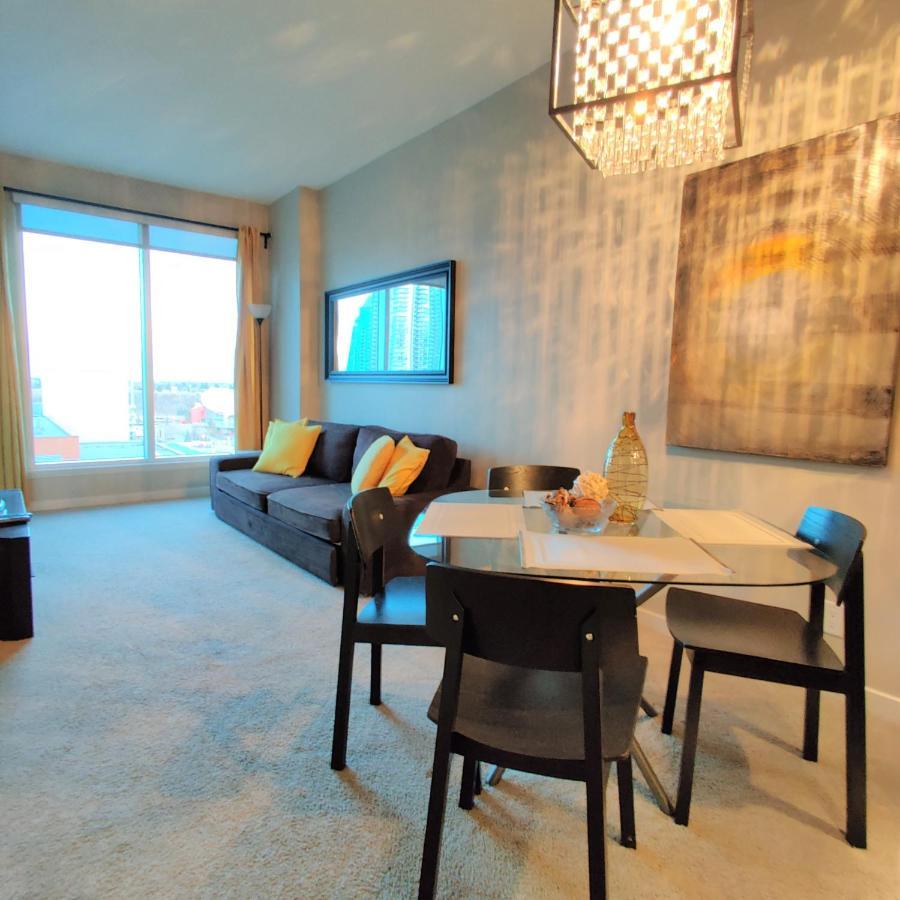 Monki Di Executive Suites - Alura YYC Екстериор снимка