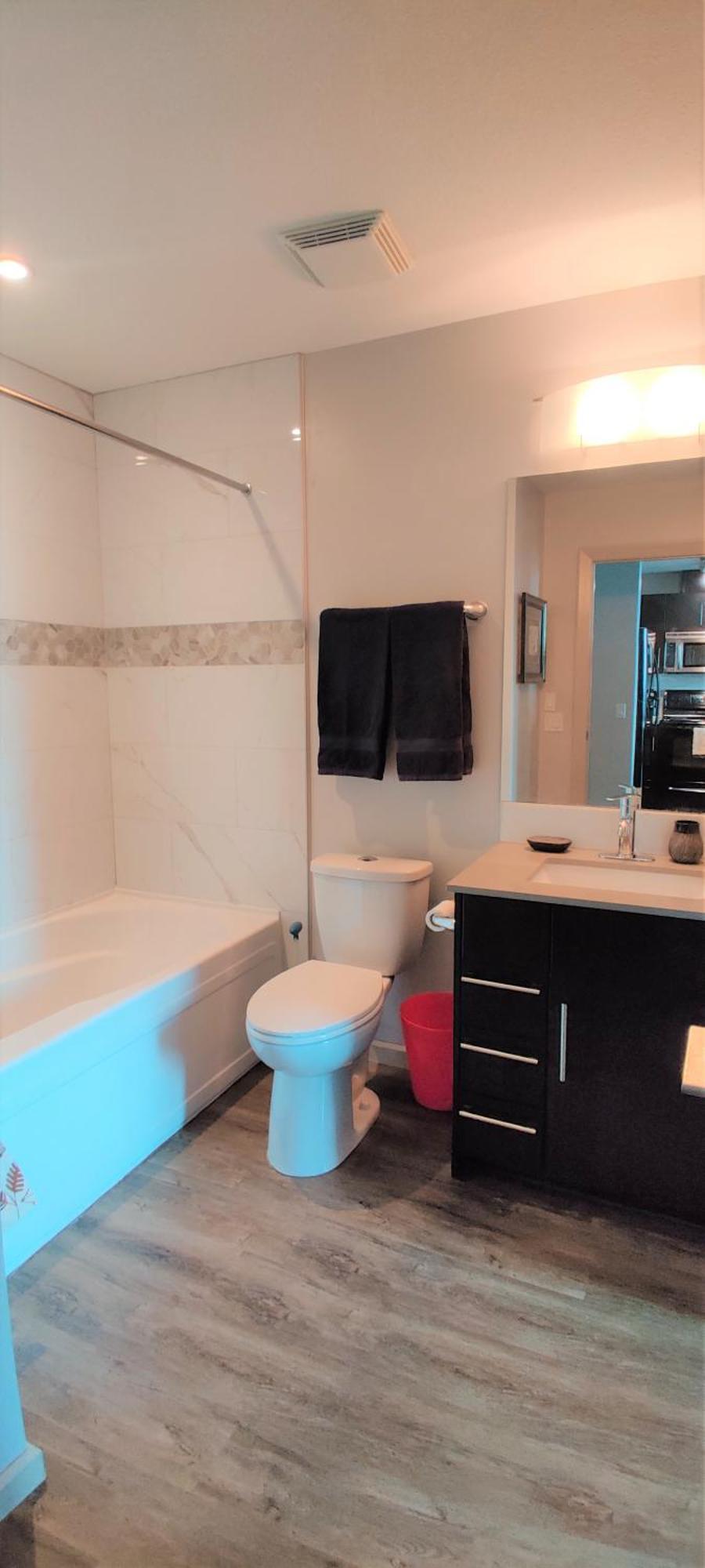 Monki Di Executive Suites - Alura YYC Екстериор снимка