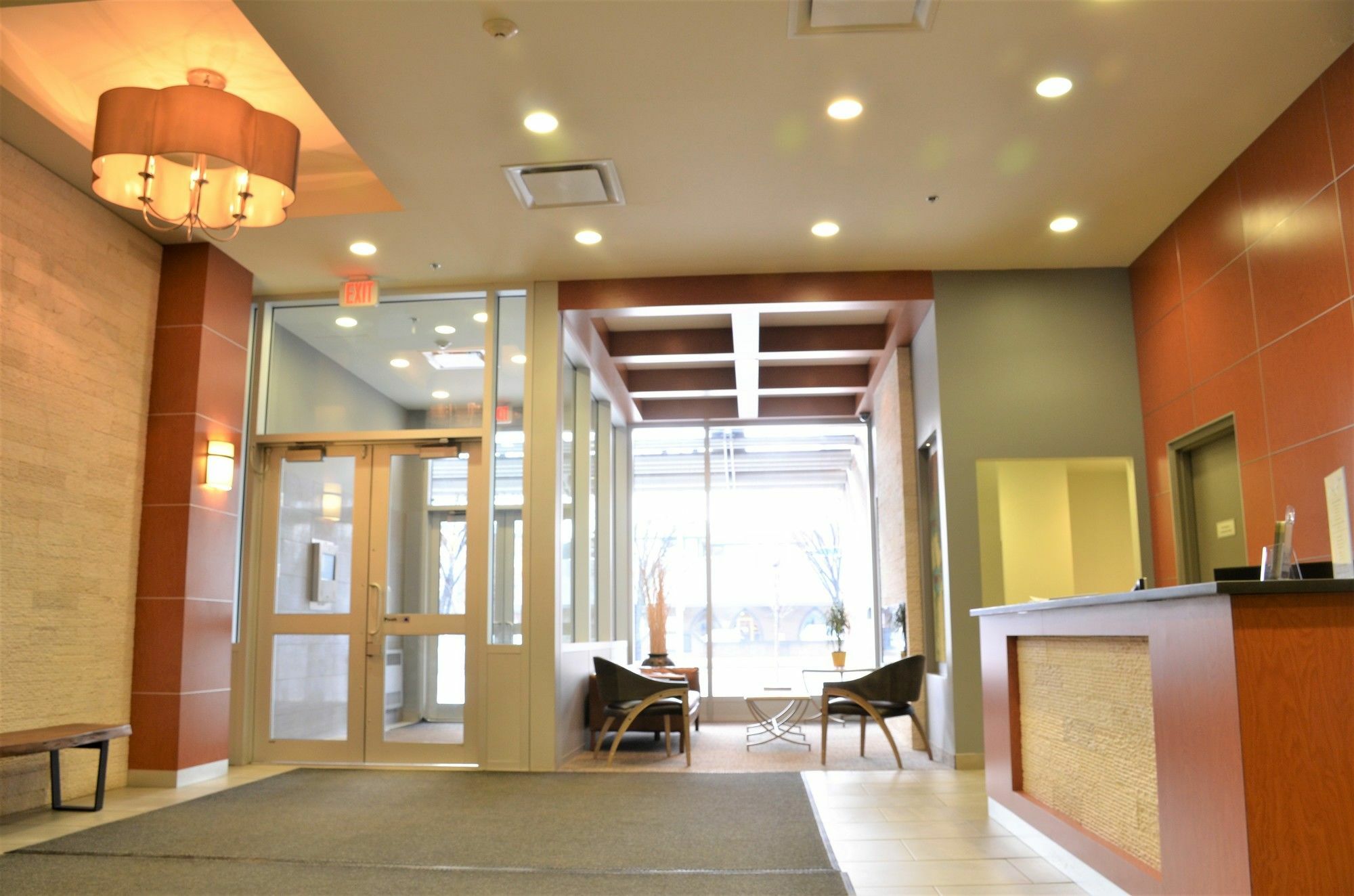 Monki Di Executive Suites - Alura YYC Екстериор снимка