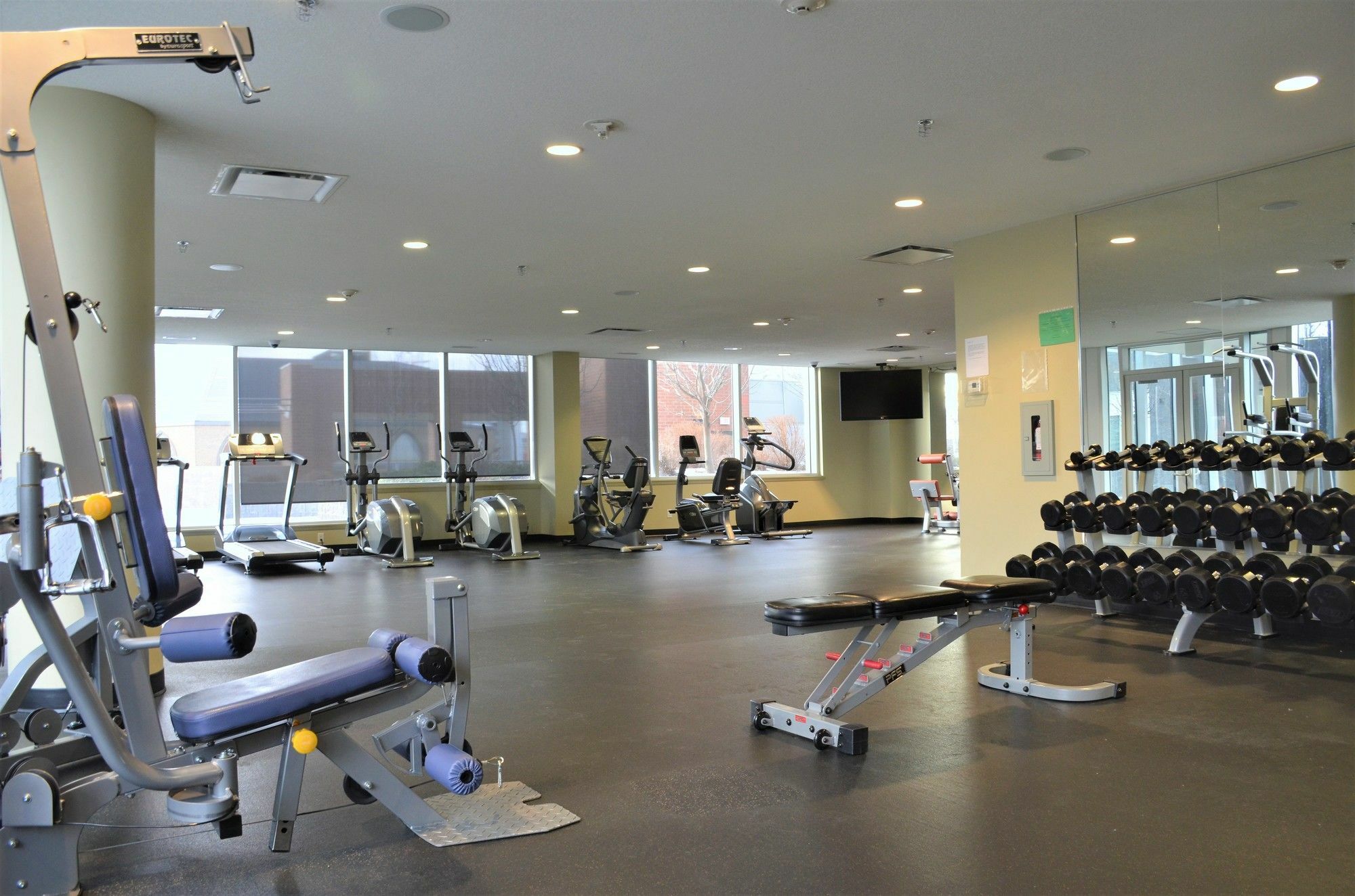 Monki Di Executive Suites - Alura YYC Екстериор снимка